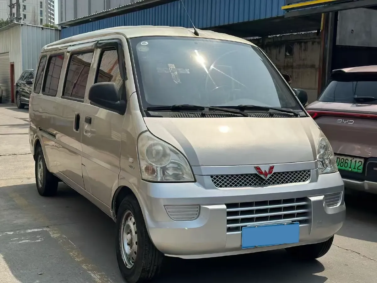 2019 WuLing HongGuang 1.5L 105HP L4 5MT,autocango,china used car exporter,china ev exporter,chinese used car exporter,chinese used ev exporter