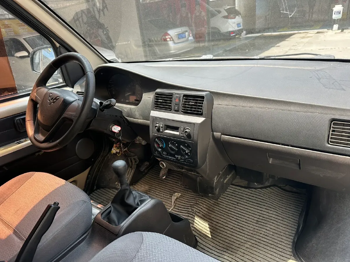 2019 WuLing HongGuang 1.5L 105HP L4 5MT,autocango,china used car exporter,china ev exporter,chinese used car exporter,chinese used ev exporter