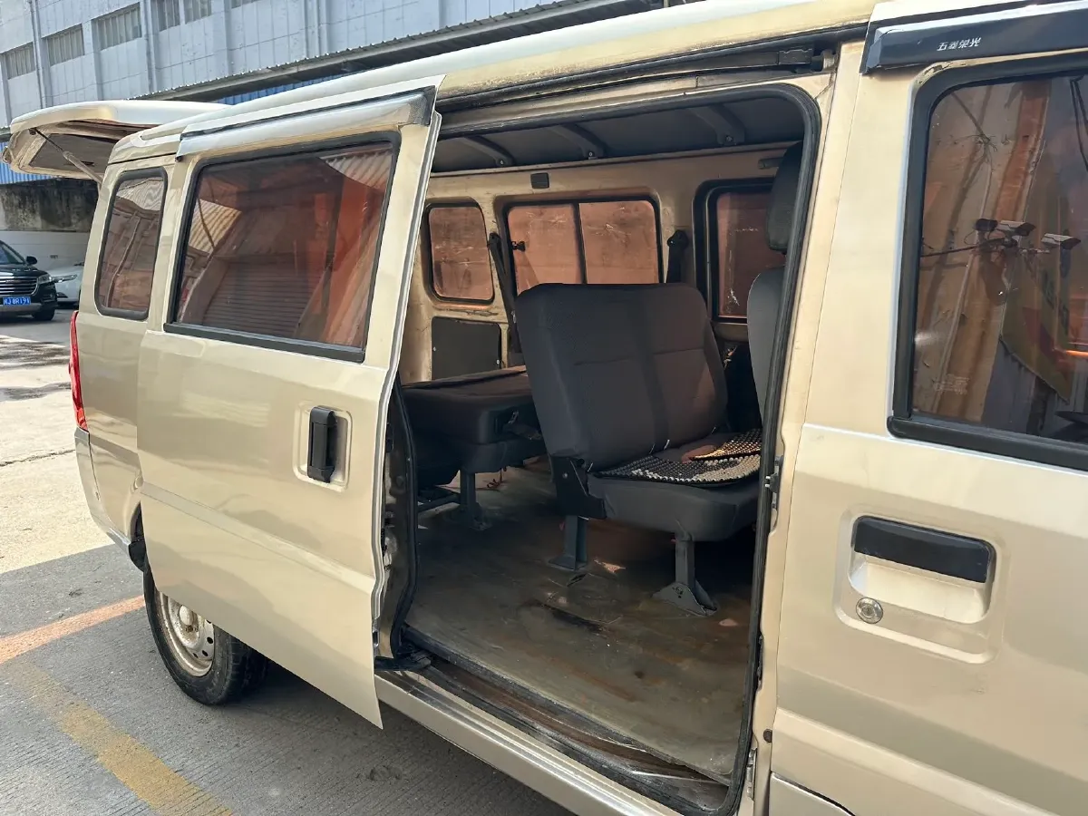 2019 WuLing HongGuang 1.5L 105HP L4 5MT,autocango,china used car exporter,china ev exporter,chinese used car exporter,chinese used ev exporter