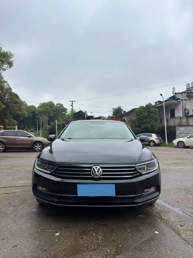 2018 Volkswagen Magotan 1.8T 180HP L4 7DCT,autocango,china used car exporter,china ev exporter,chinese used car exporter,chinese used ev exporter