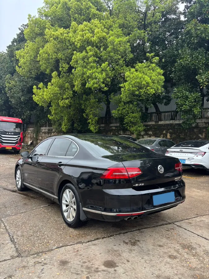 2018 Volkswagen Magotan 1.8T 180HP L4 7DCT,autocango,china used car exporter,china ev exporter,chinese used car exporter,chinese used ev exporter