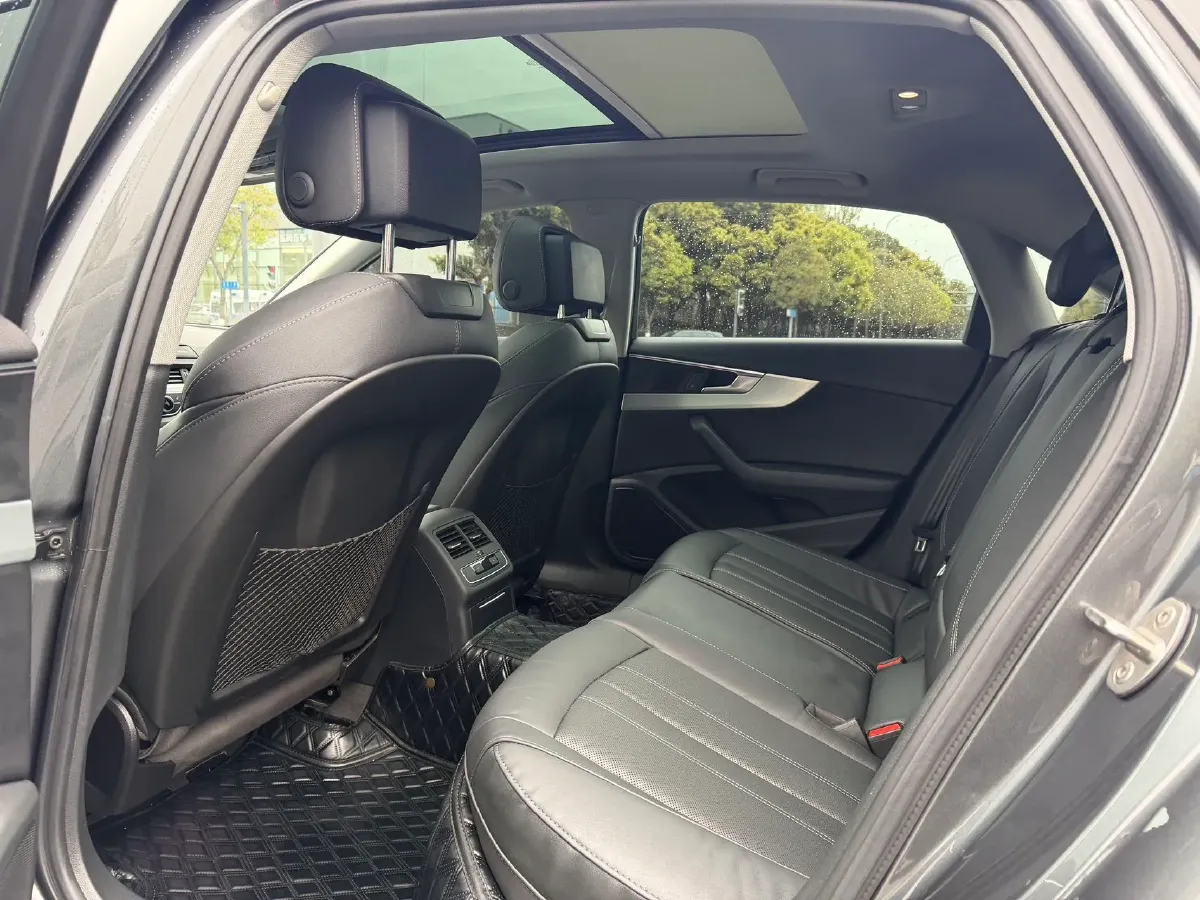 2020 Audi A4L 2.0T 190HP L4 7DCT,autocango,china used car exporter,china ev exporter,chinese used car exporter,chinese used ev exporter