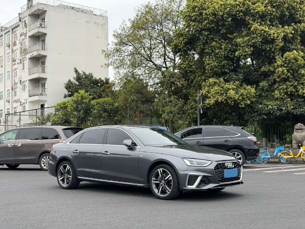 2020 Audi A4L 2.0T 190HP L4 7DCT,autocango,china used car exporter,china ev exporter,chinese used car exporter,chinese used ev exporter