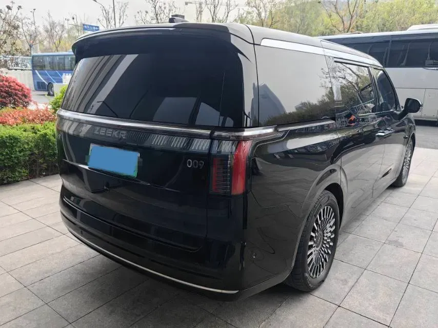 2022 Zeekr 009 BEV 116KWH,autocango,china used car exporter,china ev exporter,chinese used car exporter,chinese used ev exporter