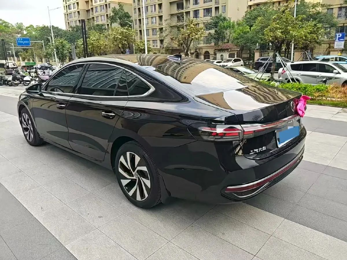 2025 Volkswagen Passat 2.0T 220HP L4 7DCT,autocango,china used car exporter,china ev exporter,chinese used car exporter,chinese used ev exporter