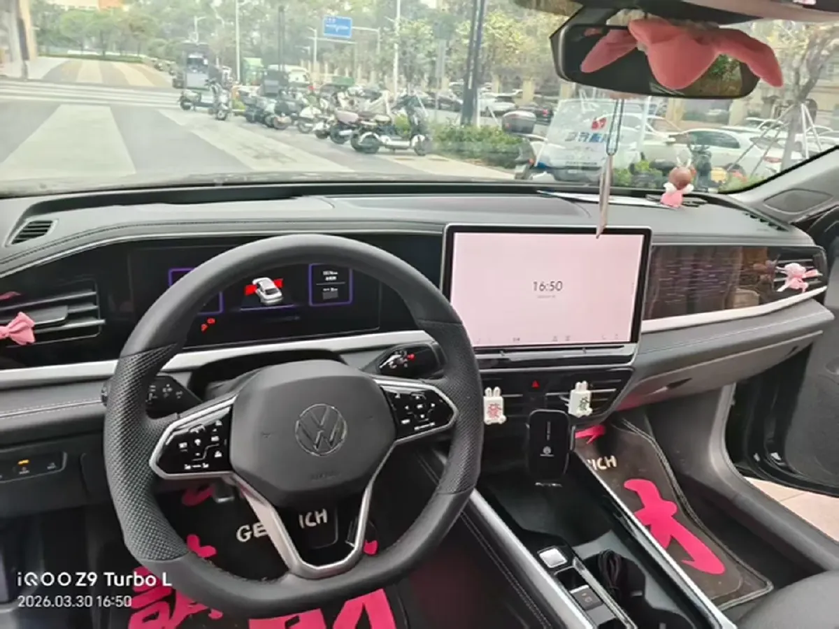 2025 Volkswagen Passat 2.0T 220HP L4 7DCT,autocango,china used car exporter,china ev exporter,chinese used car exporter,chinese used ev exporter