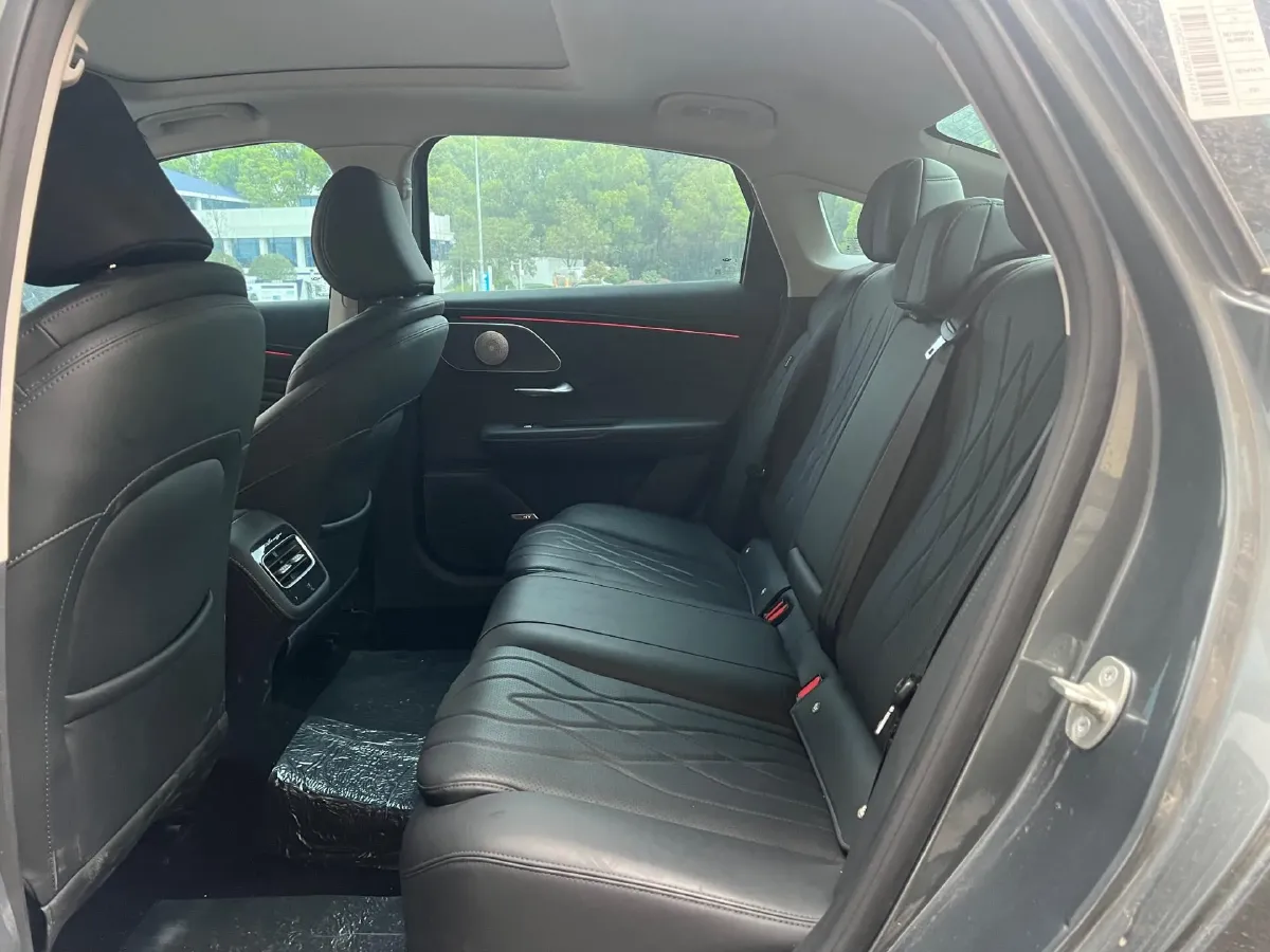 2025 Chery Arrizo 8 Pro 1.6T 197HP L4 7DCT,autocango,china used car exporter,china ev exporter,chinese used car exporter,chinese used ev exporter