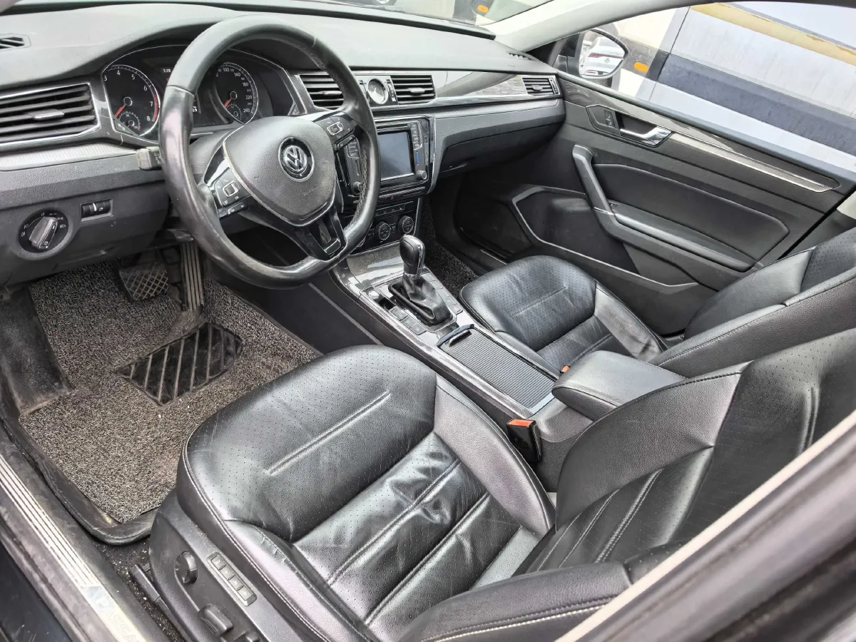 2017 Volkswagen Passat 1.8T 180HP L4 7DCT,autocango,china used car exporter,china ev exporter,chinese used car exporter,chinese used ev exporter