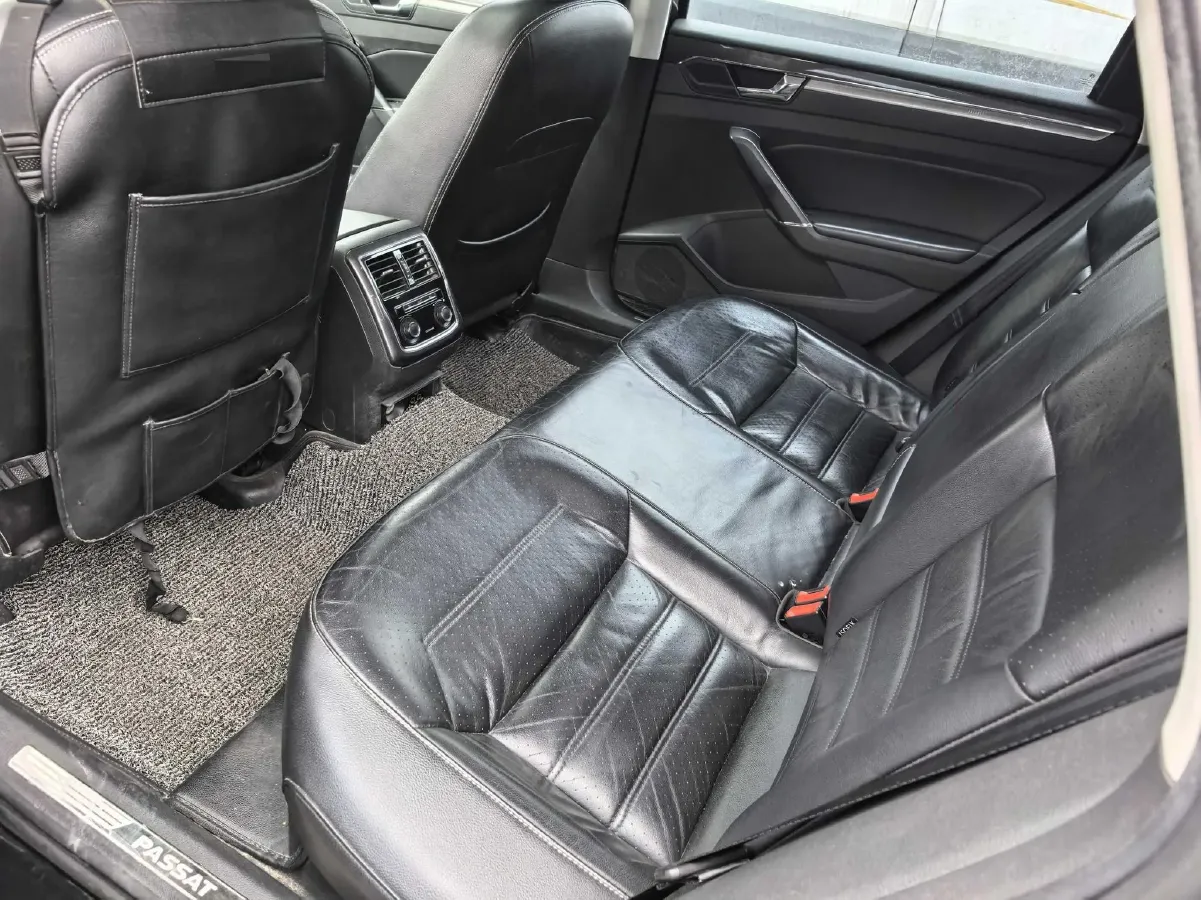 2017 Volkswagen Passat 1.8T 180HP L4 7DCT,autocango,china used car exporter,china ev exporter,chinese used car exporter,chinese used ev exporter