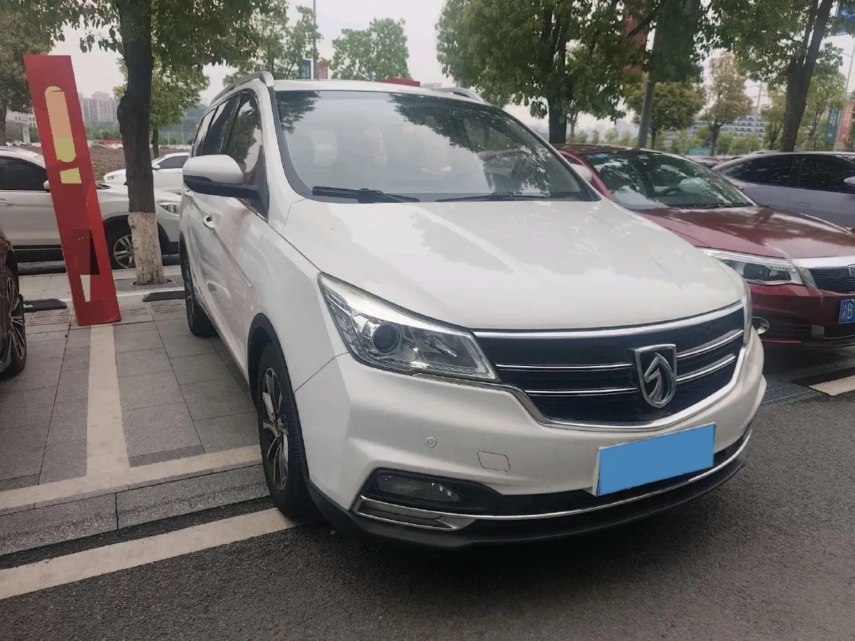 2017 BaoJun 730 1.5T 150HP L4 6DCT,autocango,china used car exporter,china ev exporter,chinese used car exporter,chinese used ev exporter