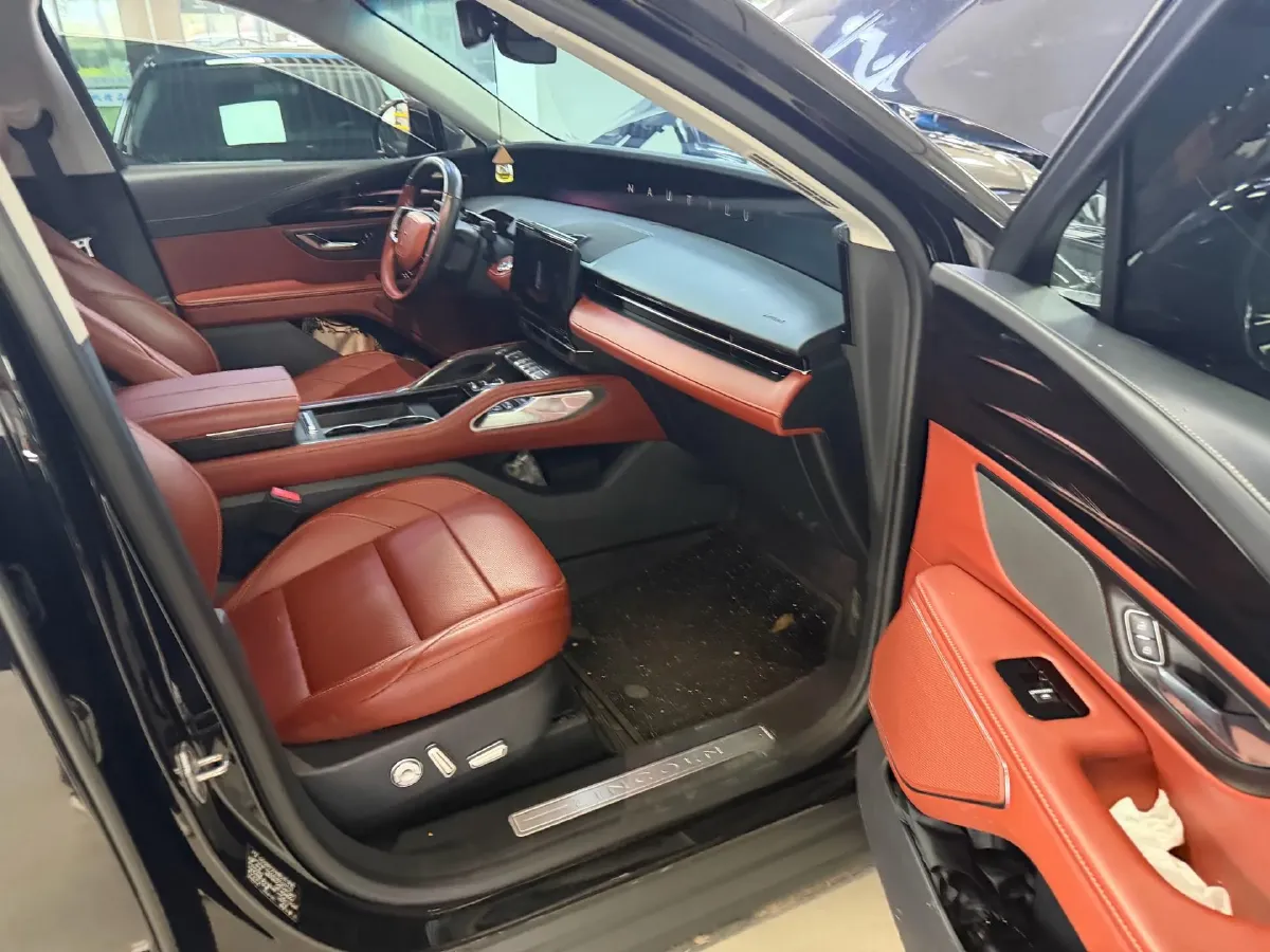 2023 Lincoln Nautilus 2.0T 261HP L4 8AT,autocango,china used car exporter,china ev exporter,chinese used car exporter,chinese used ev exporter