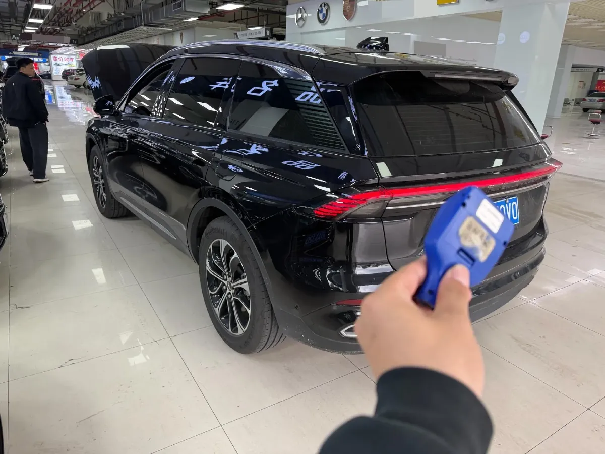 2023 Lincoln Nautilus 2.0T 261HP L4 8AT,autocango,china used car exporter,china ev exporter,chinese used car exporter,chinese used ev exporter