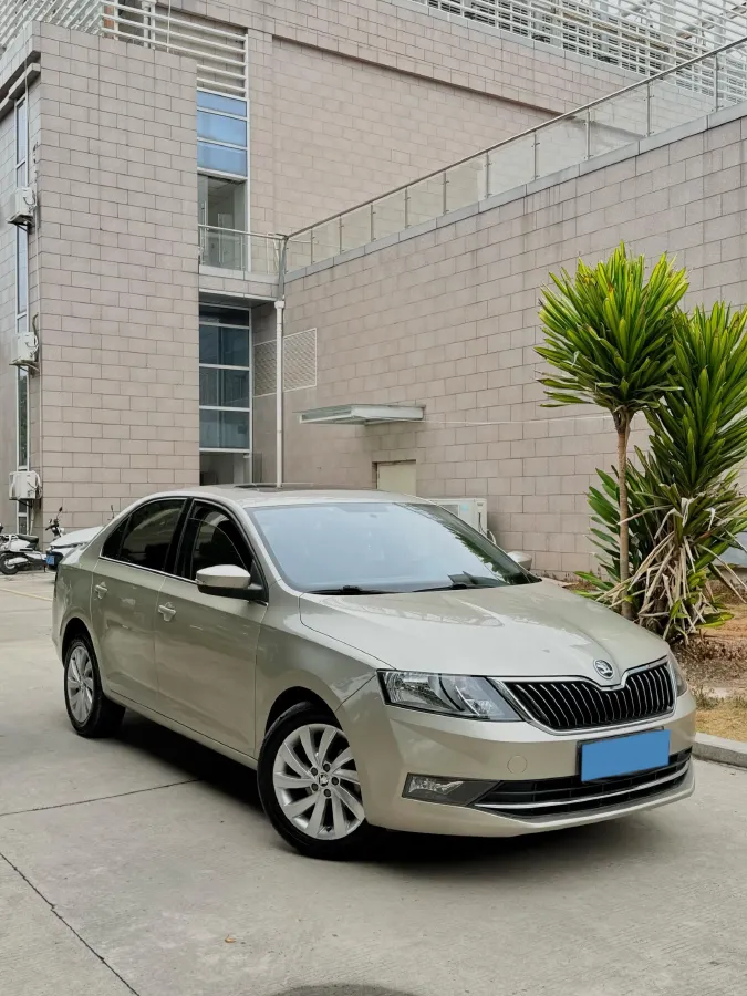 2019 SWM G01 1.5T 156HP L4 6AT,autocango,china used car exporter,china ev exporter,chinese used car exporter,chinese used ev exporter