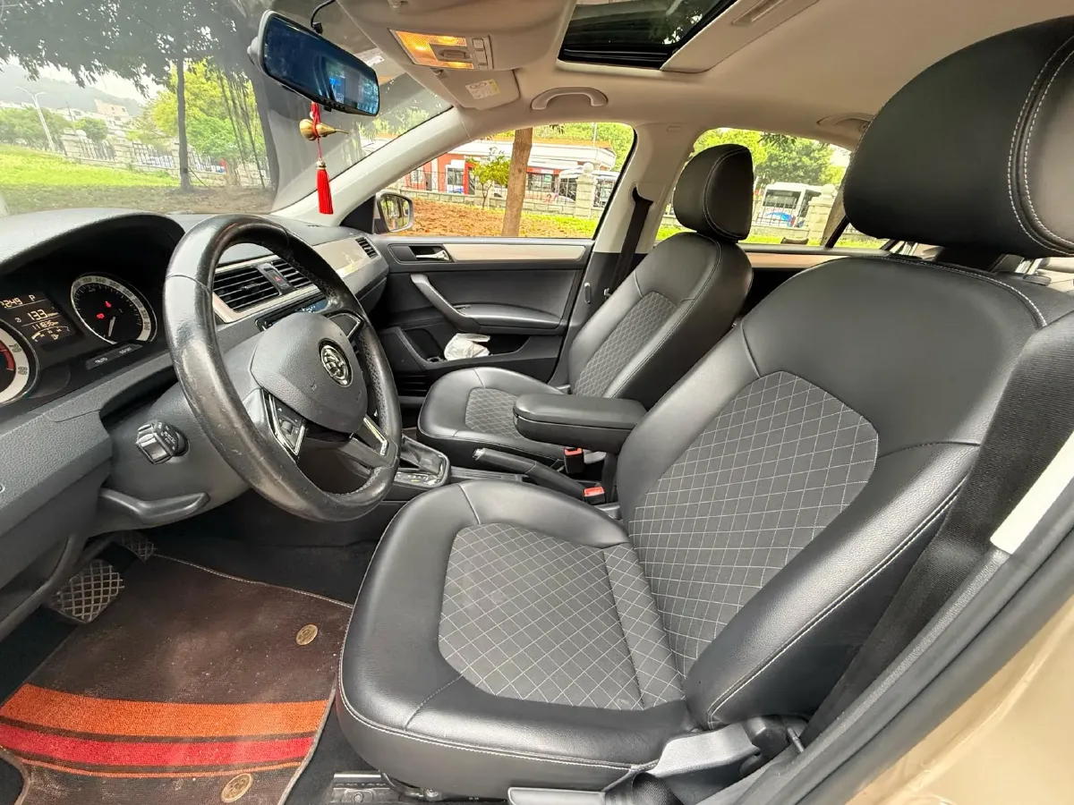 2019 SWM G01 1.5T 156HP L4 6AT,autocango,china used car exporter,china ev exporter,chinese used car exporter,chinese used ev exporter