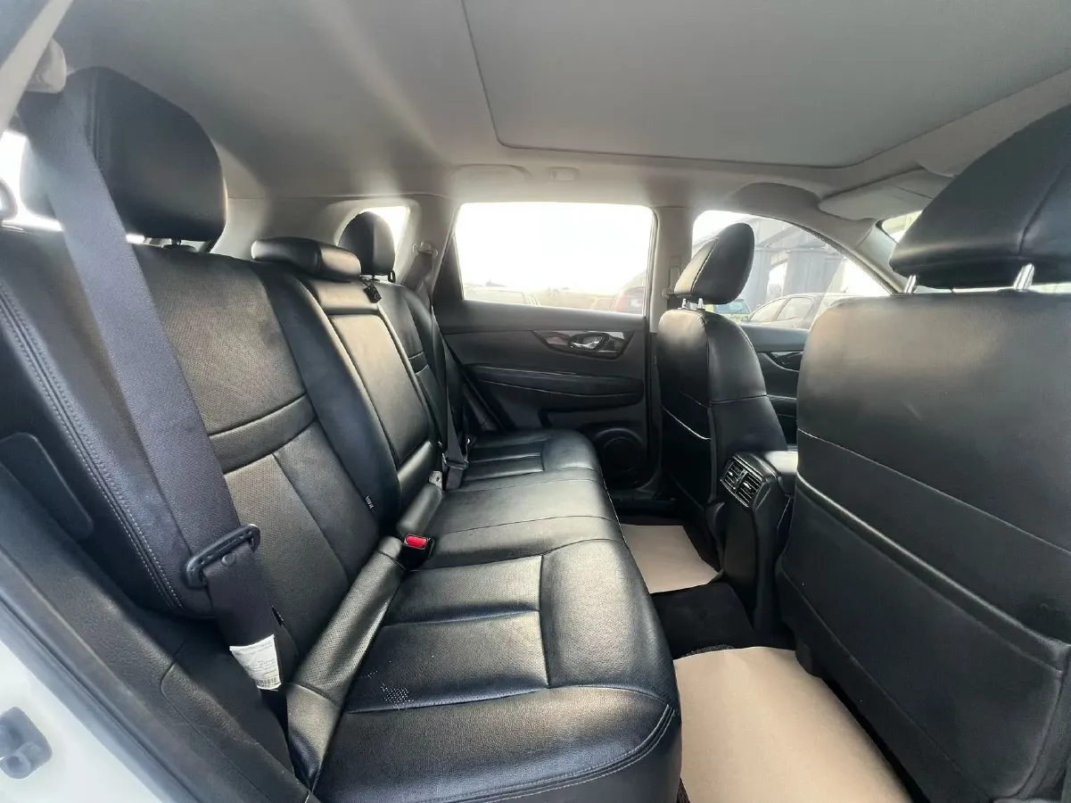 2021 Nissan X-Trail 2.0L 151HP L4 CVT,autocango,china used car exporter,china ev exporter,chinese used car exporter,chinese used ev exporter