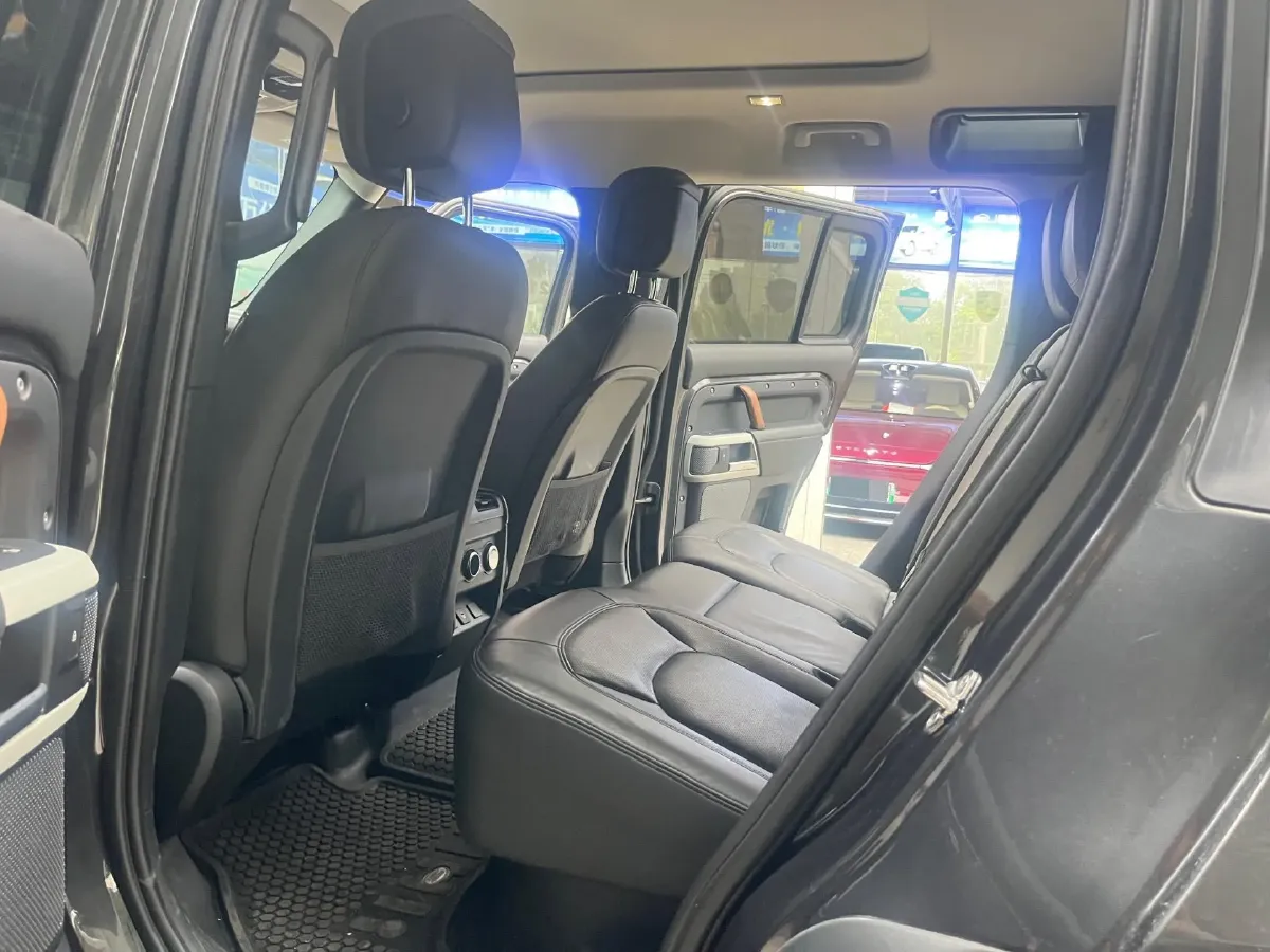 2023 Land Rover Defender 3.0T 400HP L6 8AT,autocango,china used car exporter,china ev exporter,chinese used car exporter,chinese used ev exporter