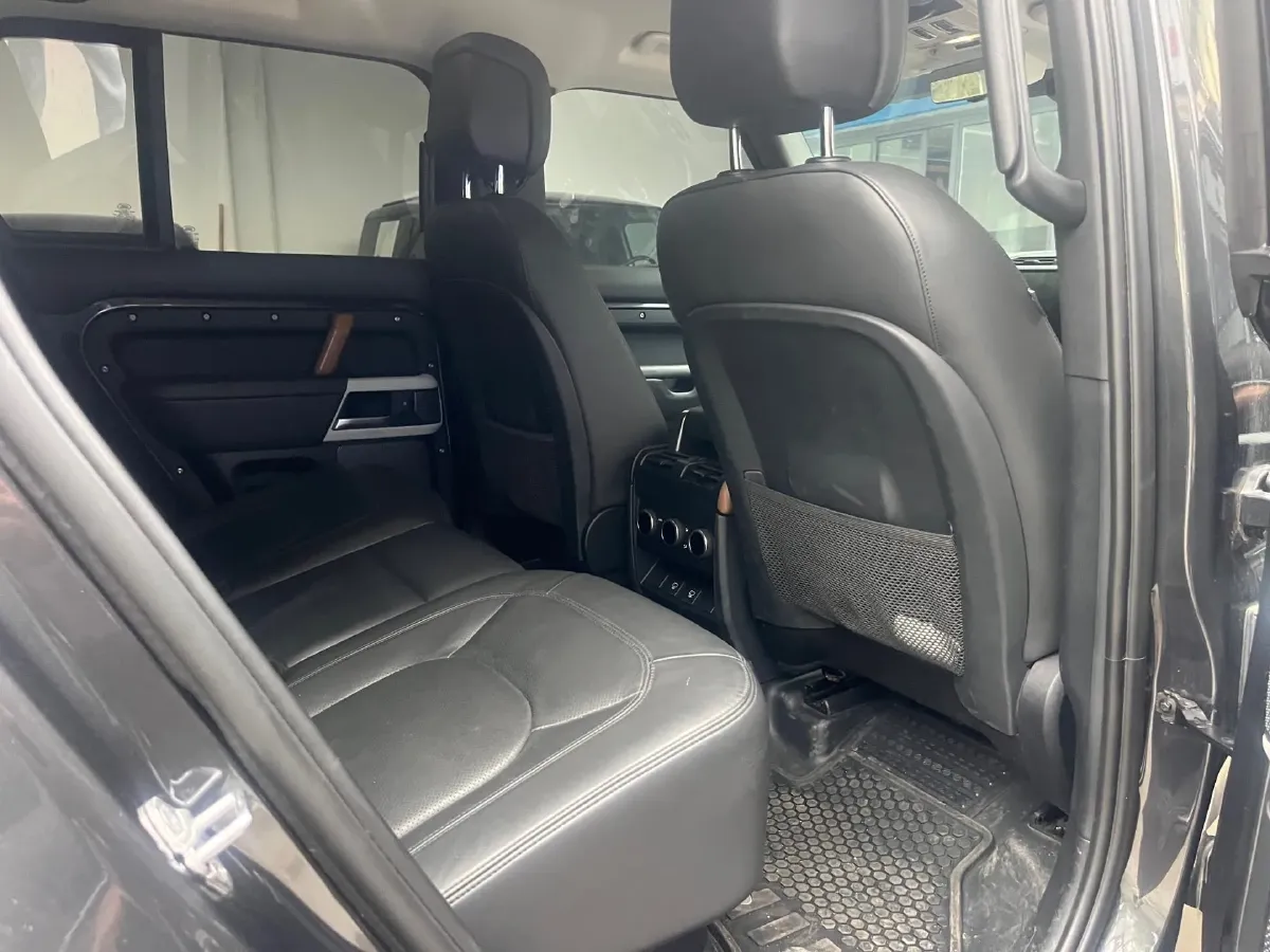 2023 Land Rover Defender 3.0T 400HP L6 8AT,autocango,china used car exporter,china ev exporter,chinese used car exporter,chinese used ev exporter