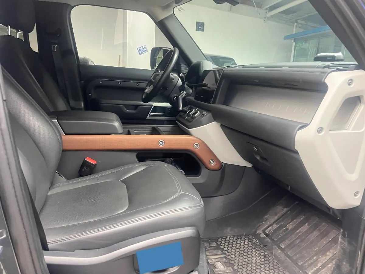 2023 Land Rover Defender 3.0T 400HP L6 8AT,autocango,china used car exporter,china ev exporter,chinese used car exporter,chinese used ev exporter