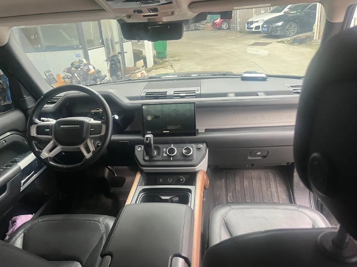 2023 Land Rover Defender 3.0T 400HP L6 8AT,autocango,china used car exporter,china ev exporter,chinese used car exporter,chinese used ev exporter