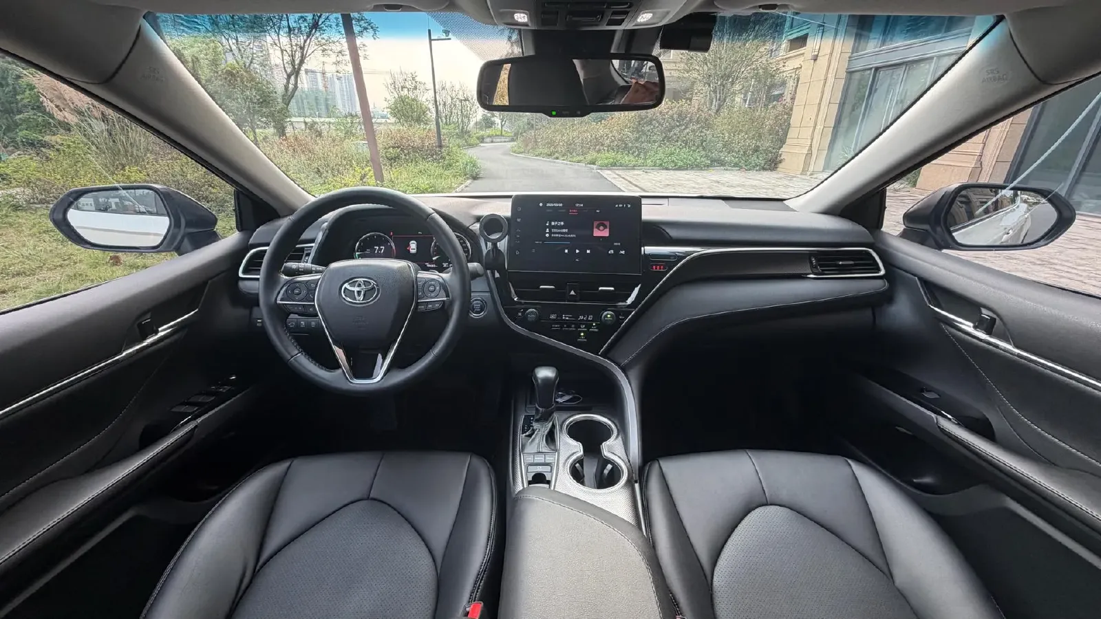 2021 Toyota Camry 2.5L 209HP L4 8AT,autocango,china used car exporter,china ev exporter,chinese used car exporter,chinese used ev exporter