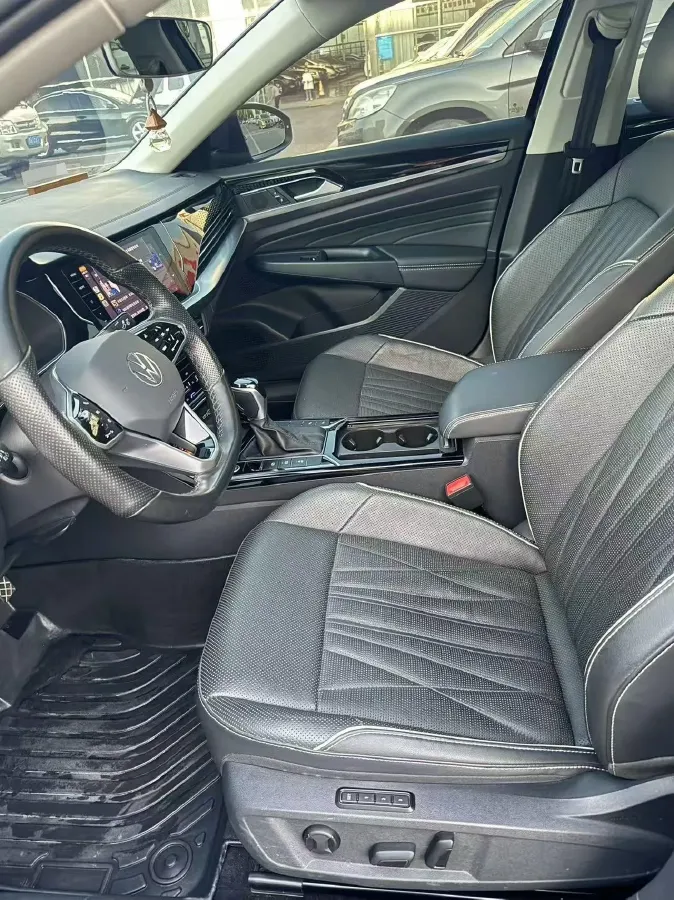 2022 Xpeng P7 BEV 60.2KWH,autocango,china used car exporter,china ev exporter,chinese used car exporter,chinese used ev exporter