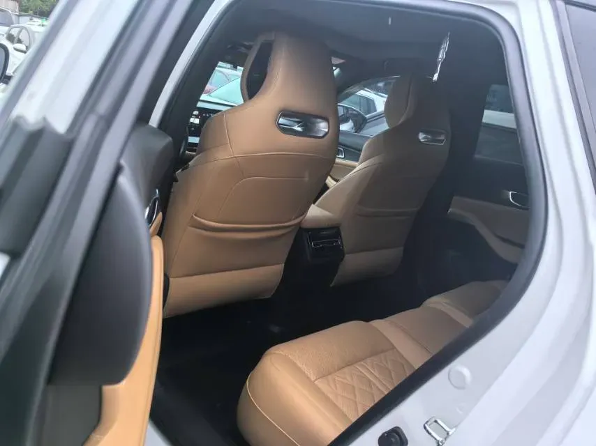 2021 ChangAn UNI-K 2.0T 233HP L4 8AT,autocango,china used car exporter,china ev exporter,chinese used car exporter,chinese used ev exporter