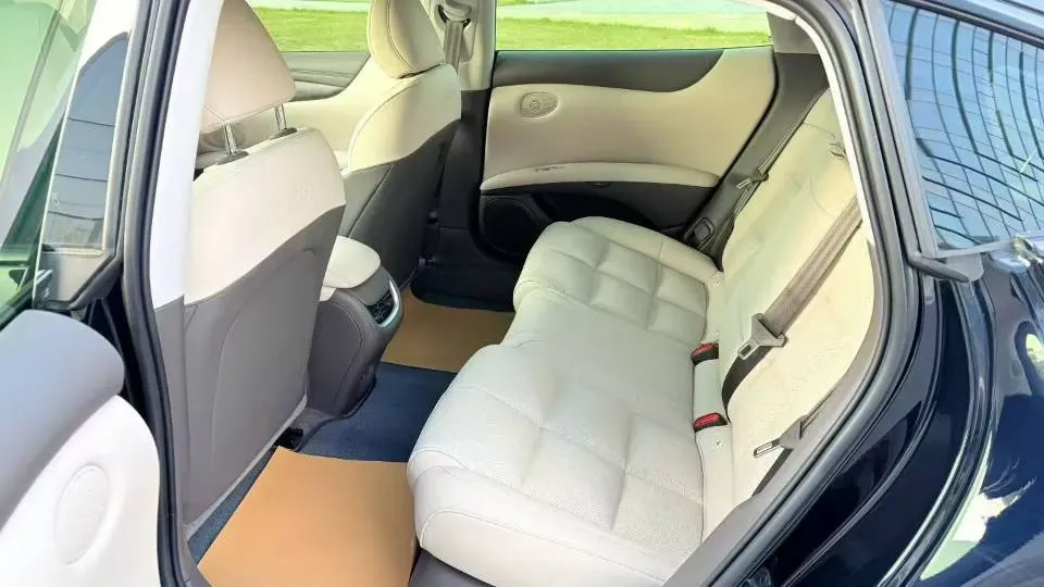 2024 IM L6 BEV 75KWH,autocango,china used car exporter,china ev exporter,chinese used car exporter,chinese used ev exporter