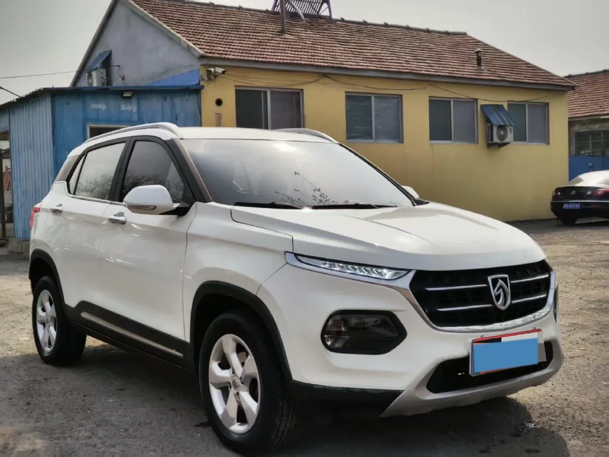 2017 BaoJun 310W 1.5L 105HP L4 6MT,autocango,china used car exporter,china ev exporter,chinese used car exporter,chinese used ev exporter