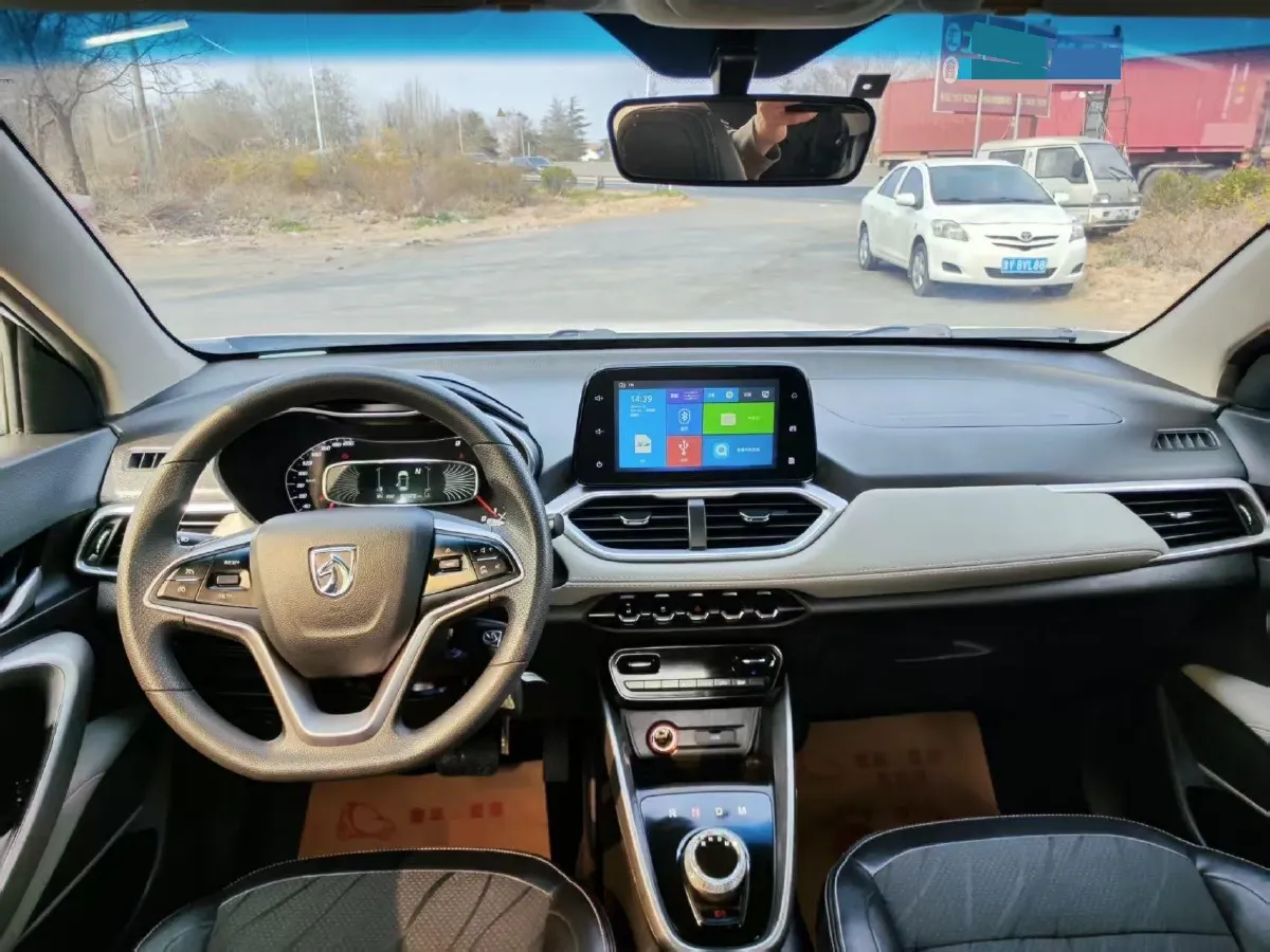 2017 BaoJun 310W 1.5L 105HP L4 6MT,autocango,china used car exporter,china ev exporter,chinese used car exporter,chinese used ev exporter