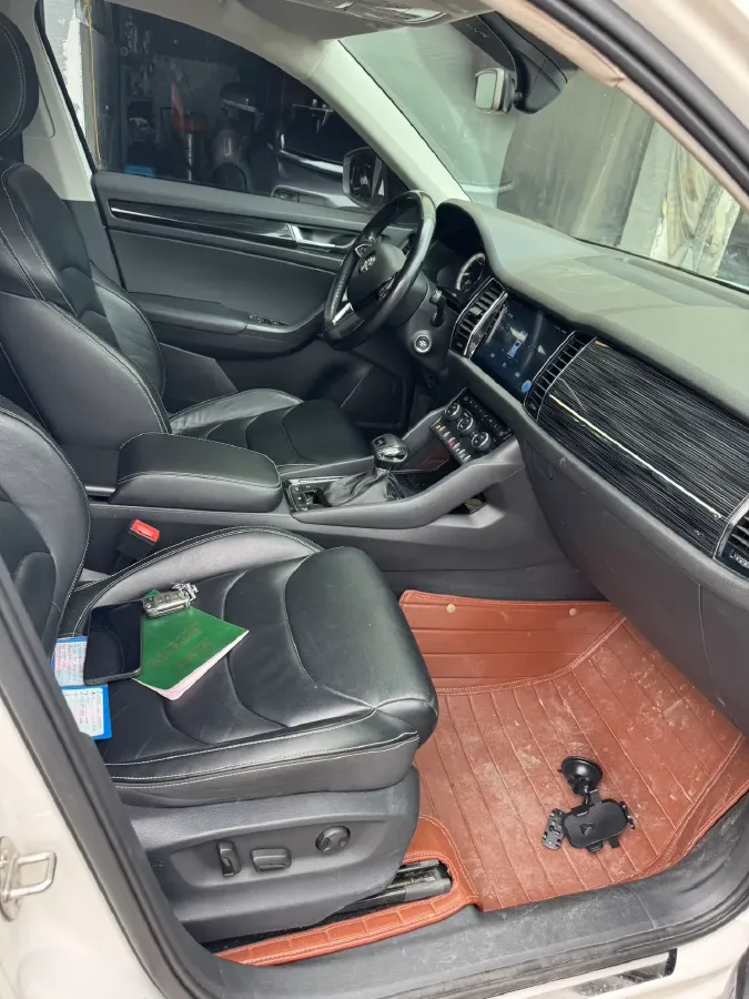 2018 Skoda Kodiak 2.0T 186HP L4 7DCT,autocango,china used car exporter,china ev exporter,chinese used car exporter,chinese used ev exporter