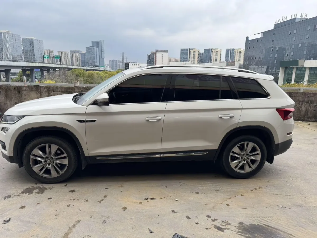 2018 Skoda Kodiak 2.0T 186HP L4 7DCT,autocango,china used car exporter,china ev exporter,chinese used car exporter,chinese used ev exporter