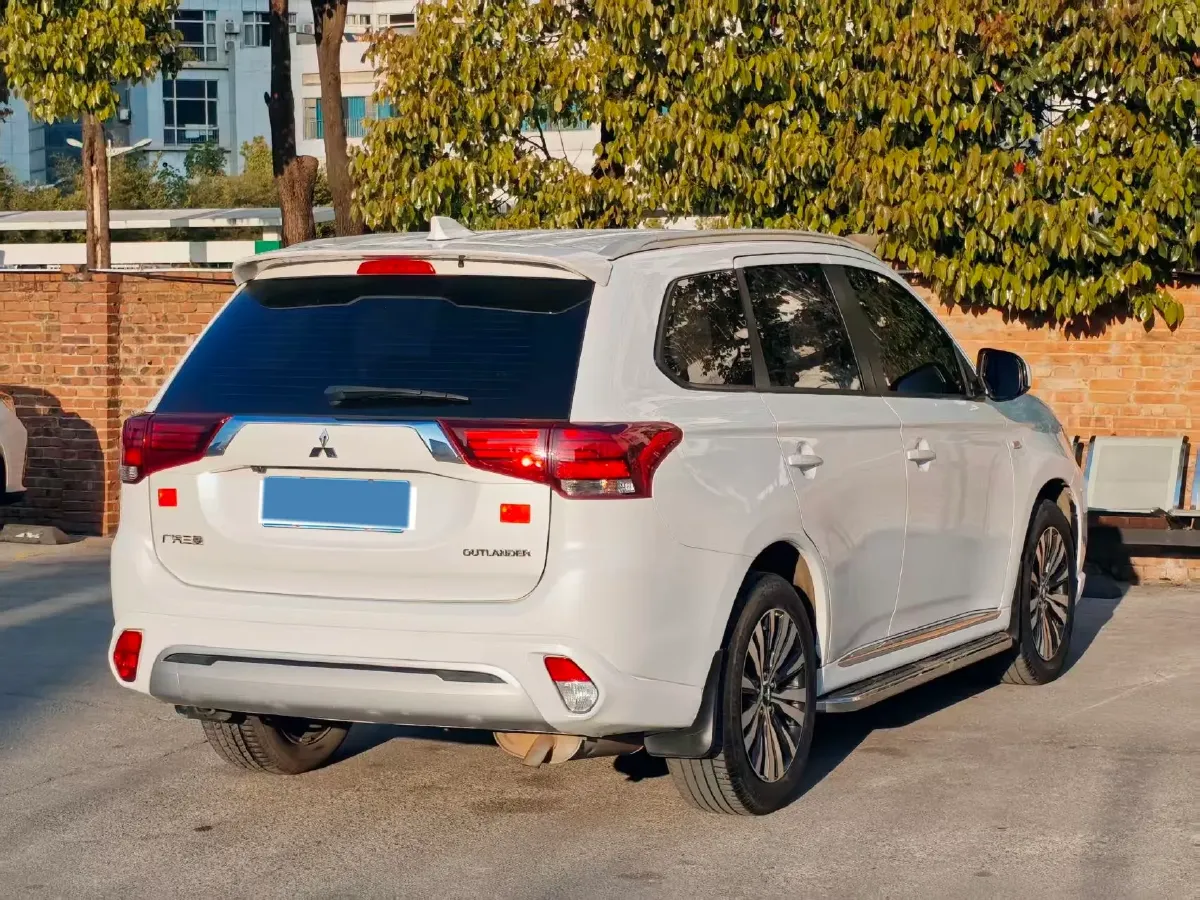 2020 Mitsubishi Outlander 2.0L 166HP L4 CVT,autocango,china used car exporter,china ev exporter,chinese used car exporter,chinese used ev exporter