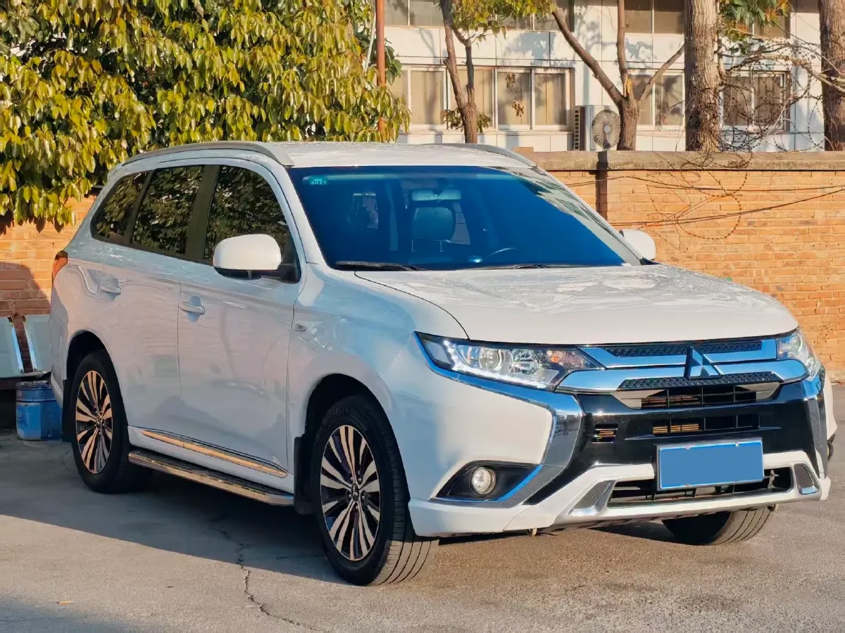 2020 Mitsubishi Outlander 2.0L 166HP L4 CVT,autocango,china used car exporter,china ev exporter,chinese used car exporter,chinese used ev exporter