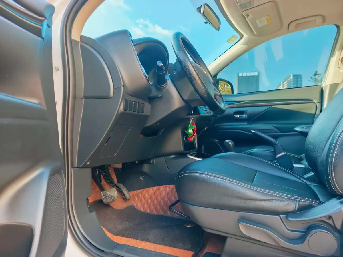 2020 Mitsubishi Outlander 2.0L 166HP L4 CVT,autocango,china used car exporter,china ev exporter,chinese used car exporter,chinese used ev exporter