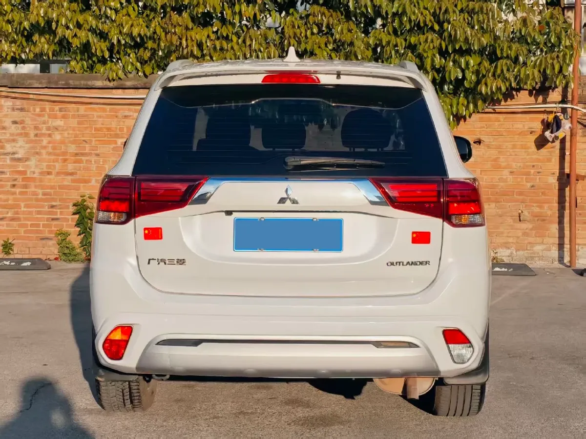 2020 Mitsubishi Outlander 2.0L 166HP L4 CVT,autocango,china used car exporter,china ev exporter,chinese used car exporter,chinese used ev exporter