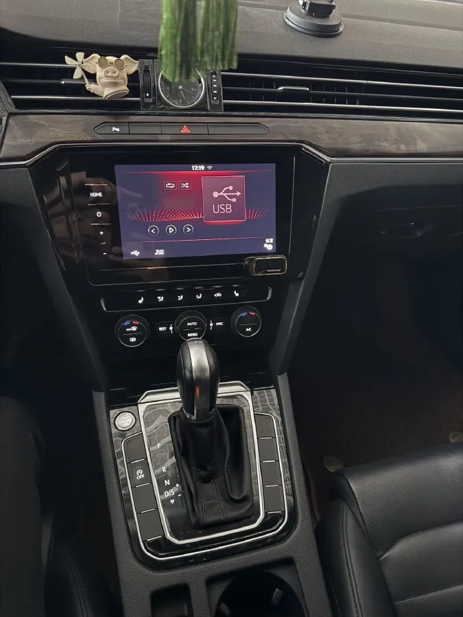 2019 Volkswagen Magotan 2.0T 186HP L4 7DCT,autocango,china used car exporter,china ev exporter,chinese used car exporter,chinese used ev exporter