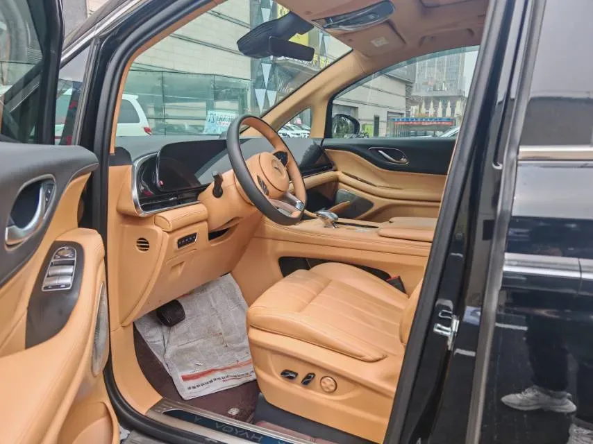 2024 Voyah Dream 1.5T 150HP L4 PHEV 43KWH,autocango,china used car exporter,china ev exporter,chinese used car exporter,chinese used ev exporter