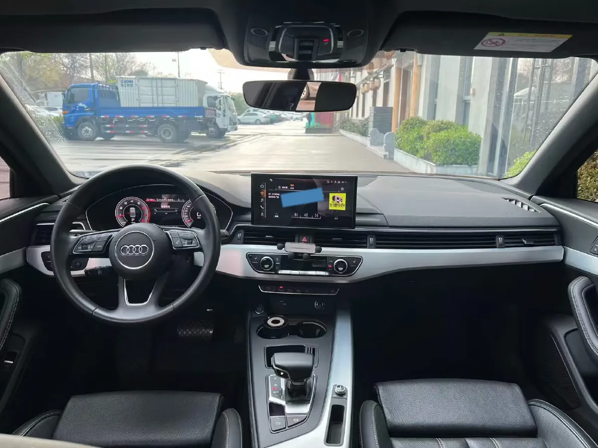 2022 Audi A4L 2.0T 190HP L4 7DCT,autocango,china used car exporter,china ev exporter,chinese used car exporter,chinese used ev exporter