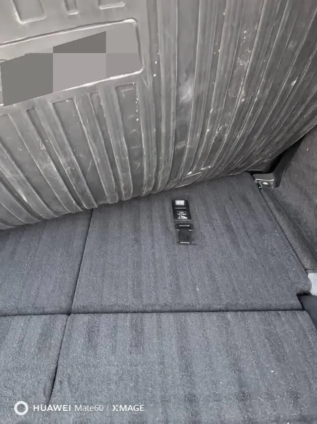 2018 Land Rover Discovery 2.0T 300HP L4 8AT,autocango,china used car exporter,china ev exporter,chinese used car exporter,chinese used ev exporter