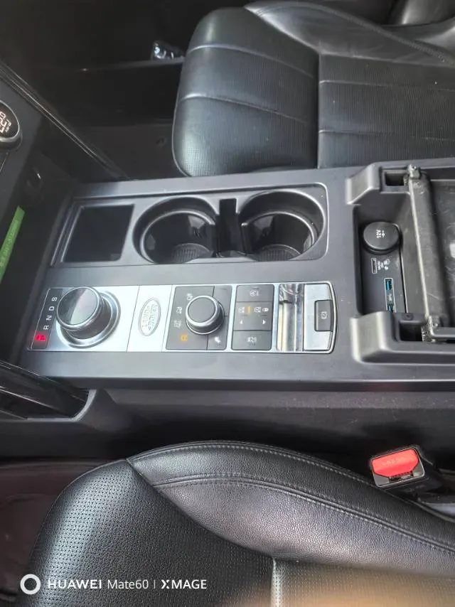 2018 Land Rover Discovery 2.0T 300HP L4 8AT,autocango,china used car exporter,china ev exporter,chinese used car exporter,chinese used ev exporter