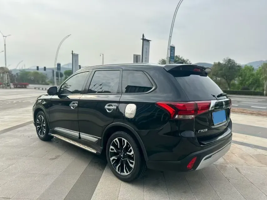 2019 Mitsubishi Outlander 2.0L 166HP L4 CVT,autocango,china used car exporter,china ev exporter,chinese used car exporter,chinese used ev exporter