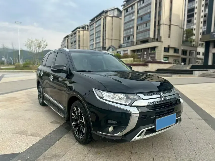 2019 Mitsubishi Outlander 2.0L 166HP L4 CVT,autocango,china used car exporter,china ev exporter,chinese used car exporter,chinese used ev exporter