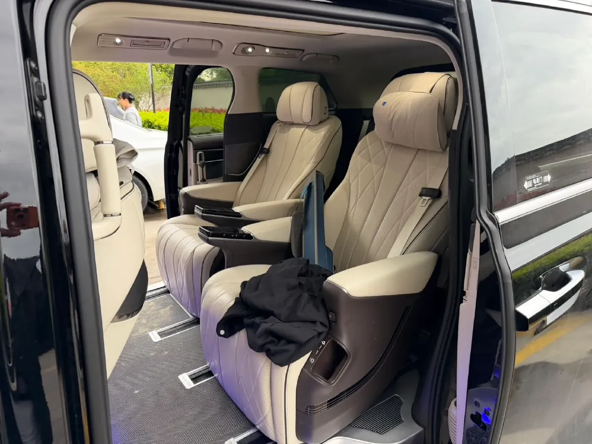 2024 Denza D9 1.5T 139HP L4 E-CVT PHEV 40KWH,autocango,china used car exporter,china ev exporter,chinese used car exporter,chinese used ev exporter