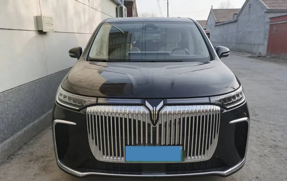2025 Voyah Dream 1.5T 150HP L4 PHEV 41.7KWH,autocango,china used car exporter,china ev exporter,chinese used car exporter,chinese used ev exporter