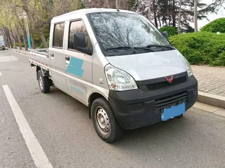 2021 WuLing RongGuang Mini Truck 1.5L 99HP L4 5MT,autocango,china used car exporter,china ev exporter,chinese used car exporter,chinese used ev exporter