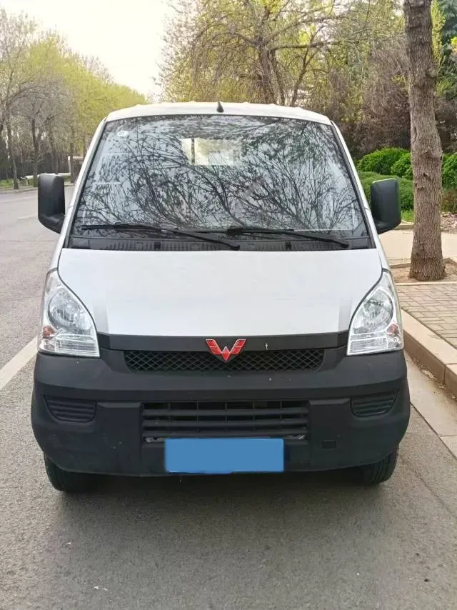 2021 WuLing RongGuang Mini Truck 1.5L 99HP L4 5MT,autocango,china used car exporter,china ev exporter,chinese used car exporter,chinese used ev exporter