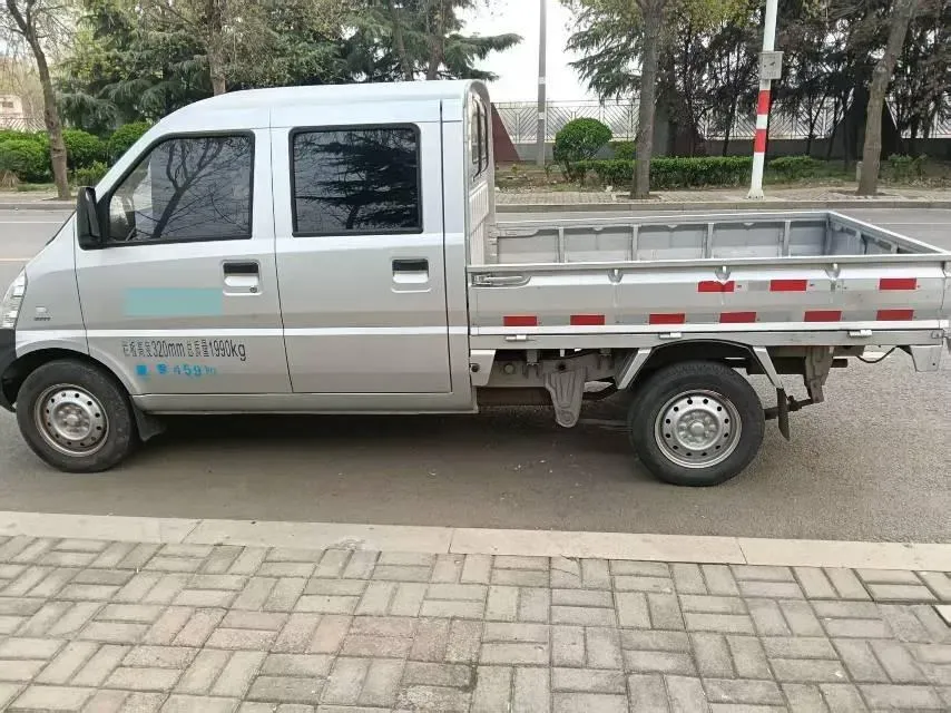 2021 WuLing RongGuang Mini Truck 1.5L 99HP L4 5MT,autocango,china used car exporter,china ev exporter,chinese used car exporter,chinese used ev exporter
