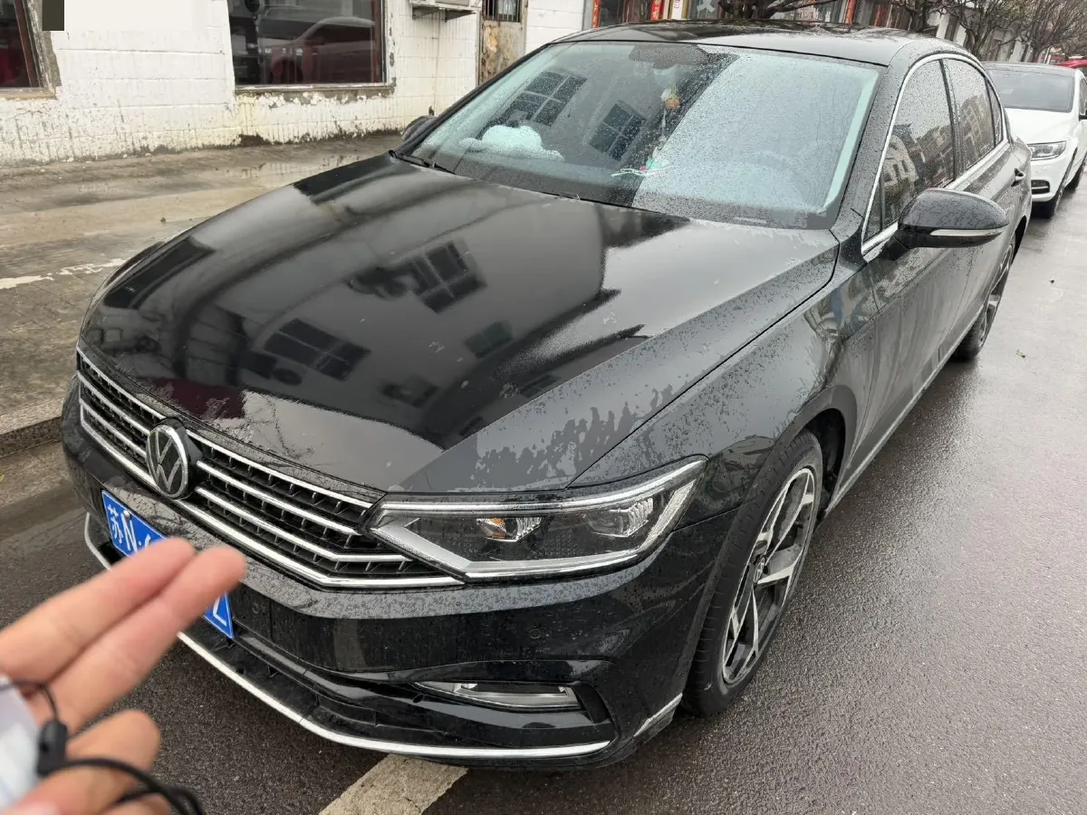 2023 Volkswagen Magotan 2.0T 186HP L4 7DCT,autocango,china used car exporter,china ev exporter,chinese used car exporter,chinese used ev exporter