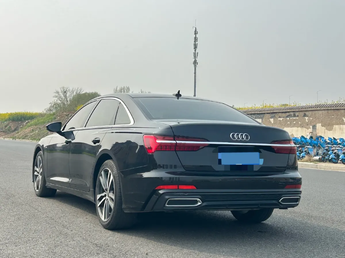 2020 Audi A6L 2.0T 224HP L4 7DCT,autocango,china used car exporter,china ev exporter,chinese used car exporter,chinese used ev exporter