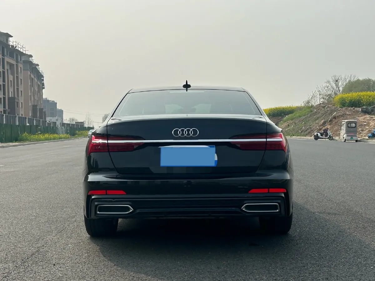 2020 Audi A6L 2.0T 224HP L4 7DCT,autocango,china used car exporter,china ev exporter,chinese used car exporter,chinese used ev exporter